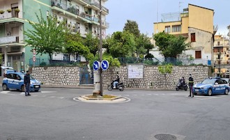 Violazione norme Covid, la polizia sanziona 4 persone a Sorrento