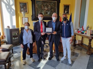 Un premio al sindaco di Sorrento per l’impegno a favore del turismo