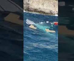 Barca affonda a Puolo, 6 ragazzi salvati dal diving Punta Campanella – video –