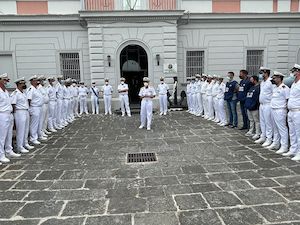 Il Comandante Generale della Guardia Costiera porta il sostegno alla Capitaneria stabiese