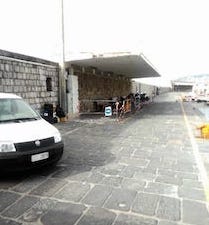 Camion contro pensilina del porto di Sorrento, chiusa parte della banchina