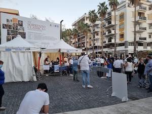Vaccini in piazza a Sorrento, ottimo risultato
