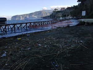 rifiuti-spiagge-sorrento-3