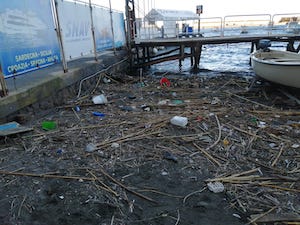 Tonnellate di rifiuti finite sulle spiagge di Sorrento, iniziativa Di Prisco