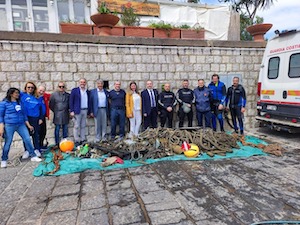 Bonifica di fondali e scogliere del porto di Sorrento