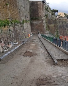 Slitta di un mese l’ultimazione dei lavori alle rampe di Marina di Cassano di Piano di Sorrento