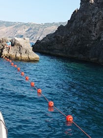 Anche a Li Galli arrivano le boe per far rispettare il divieto di navigazione