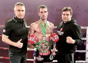 Luca Falco del Sorrento Boxing Club combatte a Piano per il titolo mondiale