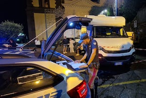 Autofficina abusiva a Sorrento, denunciato il proprietario del terreno