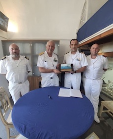 L’ammiraglio Vella visita gli uffici marittimi della penisola sorrentina