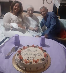Festa a Massa Lubrense per i 107 anni di Maria Laura Esposito