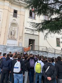 Doppi turni al nautico di Piano di Sorrento, i ragazzi disertano le lezioni