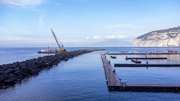 Via all’ampliamento della scogliera di Sant’Agnello, ci saranno più posti barca – foto e video –