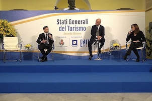 Stati Generali del Turismo di Sorrento, il ministro Santanchè rimarca l’assenza del governatore De Luca. Forse meglio così