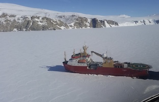 L’equipaggio della nave record Laura Bassi preparato a Napoli