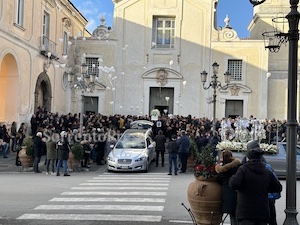 Folla a Massa Lubrense per i funerali di Martina Persico