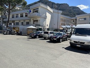 controlli-carabinieri-stazione-meta