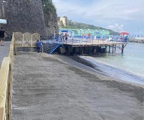 Sorrento. Ok a spiagge riservate ai residenti e tariffe attrezzature da mare