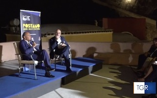 Bruno Vespa a Positano intervistato dal direttore de Il Mattino Francesco De Core, servizio del Tg3