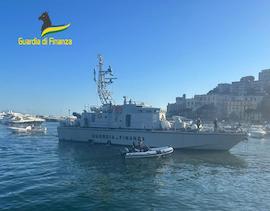 Ritrovato a Torre del Greco il tender di un maxi yacht rubato ieri