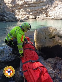 Sorrento. Tuffo da 10 metri alla Regina Giovanna, ferito 16enne