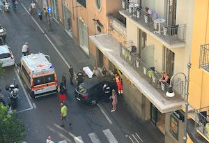 Automobile entra nel supermercato Dodecà di Sorrento