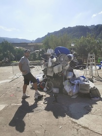 A Sorrento nasce una scultura fatta di materiali di scarto