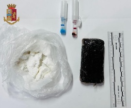 Pusher in trasferta a Capri con cocaina e hashish, arrestato