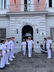 L’ammiraglio Vella in visita alla Capitaneria stabiese