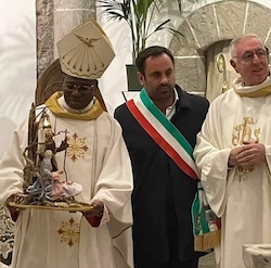 A Vico Equense messa con il vescovo titolare Datonou