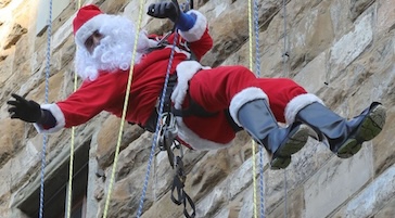 A Sant’Agnello Babbo Natale arriva dal cielo