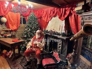 Al Villaggio di Babbo Natale di Sorrento le bolle colorate e Mago Merlino