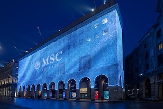 Msc Crociere porta i colori del mare alla Rinascente di Milano – foto e video –