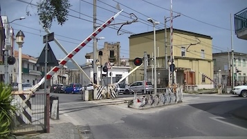 Rider investito dal treno a Scafati. De Gregorio (Eav): Ecco perché rimuovere i passaggi a livello