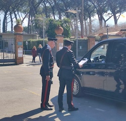 Controlli a taxi e Ncc agli scavi di Pompei, raffica di multe