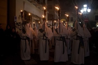 Sorrento. Al chiostro di San Francesco una mostra sui riti della Settimana Santa