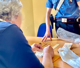 Truffe agli anziani, 17 arresti a Napoli. Avevano anche un manuale
