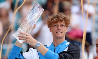 Jannik Sinner vince a Miami e diventa numero 2 al mondo, mai nessun tennista italiano come lui