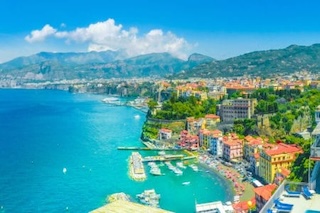 Ticket di ingresso come a Venezia: il pensiero dei sindaci di Sorrento, Positano e Capri