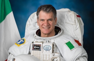 Vico Equense. L’astronauta Paolo Nespoli inaugura la mostra di meteoriti di tutto il mondo