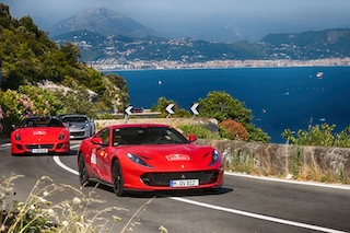 L’omaggio della Ferrari ad Amalfi: due auto con il nome della città
