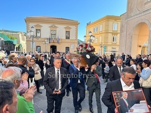 Massa Lubrense. Commosso addio al sindaco Balducelli