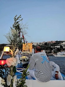 Massa Lubrense. Festa a Marina della Lobra con processione via mare. Domani la Sagra della Melanzana