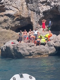 Massa Lubrense. Ragazzino si tuffa e finisce contro gli scogli, è grave