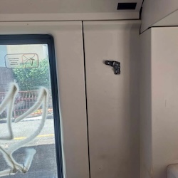 La segnalazione: Spariti i martelletti dai treni Napoli-Sorrento