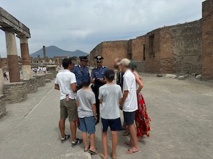 Guida abusiva agli scavi di Pompei, denunciato