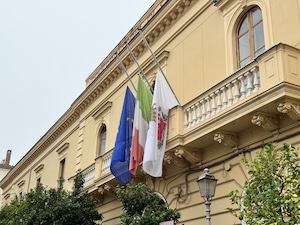 Sorrento. Carabinieri morti nel veronese, bandiere a mezz’asta