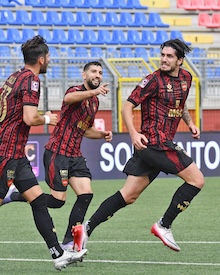Buon pari (2-2) del Sorrento a Cosenza