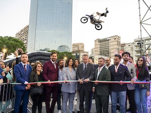 Supercar, stunt-man e musica al Napoli Overdrive