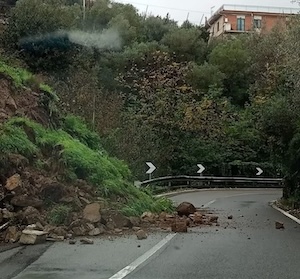 Sorrento. Frana lungo via Nastro Verde, strada a rischio chiusura